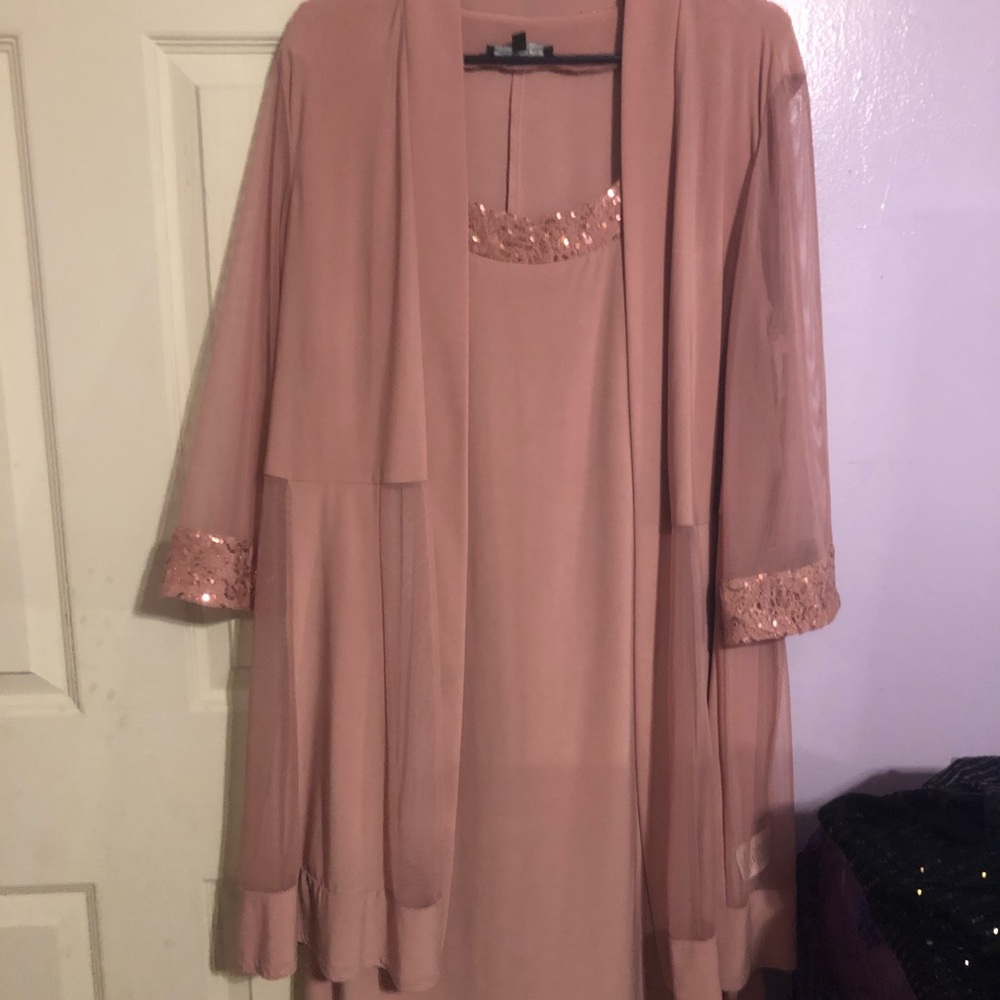 Beautiful 2 piece dress set pale pink size 16 new